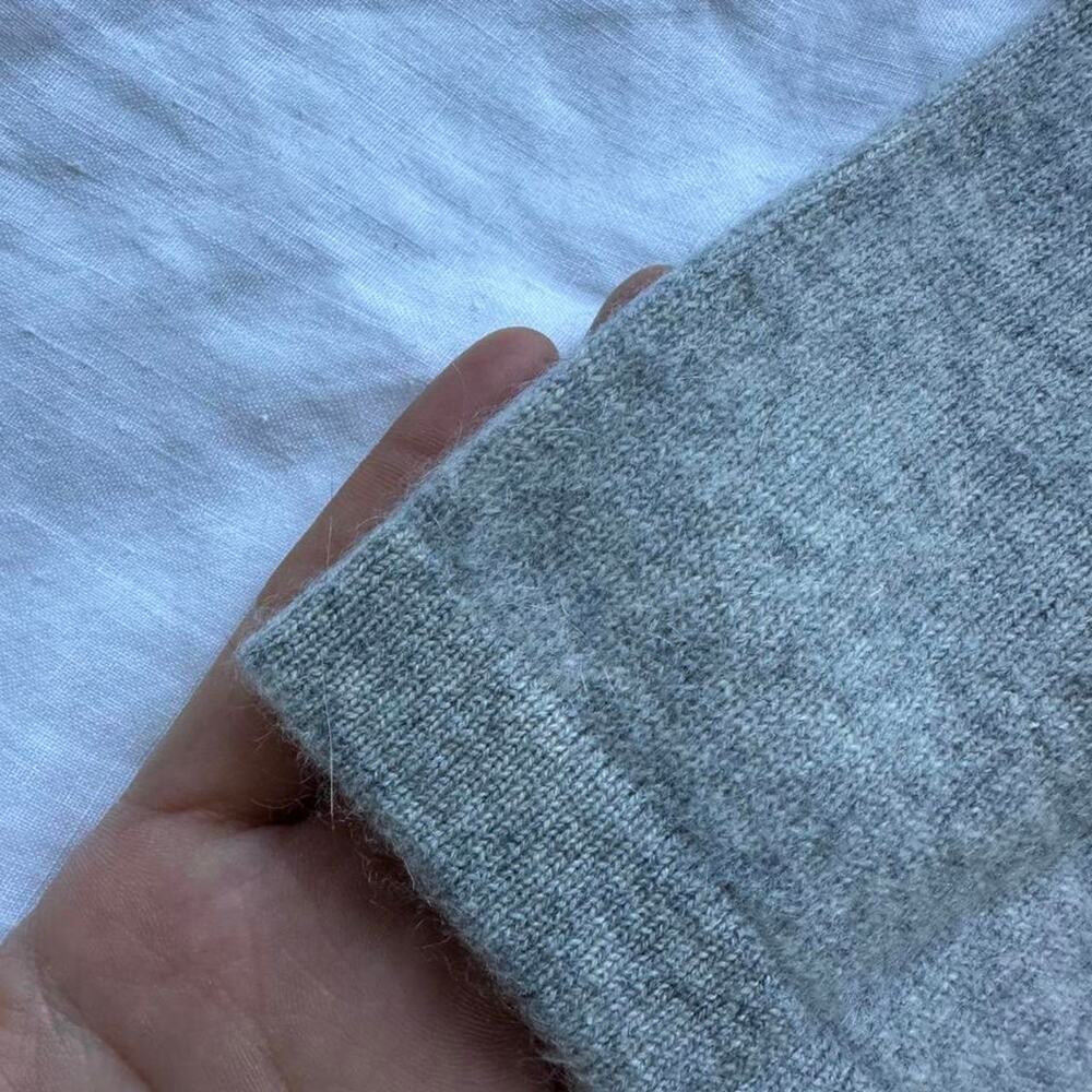 Gray cashmere sweatpants with drawstring - Picture 5 of 5